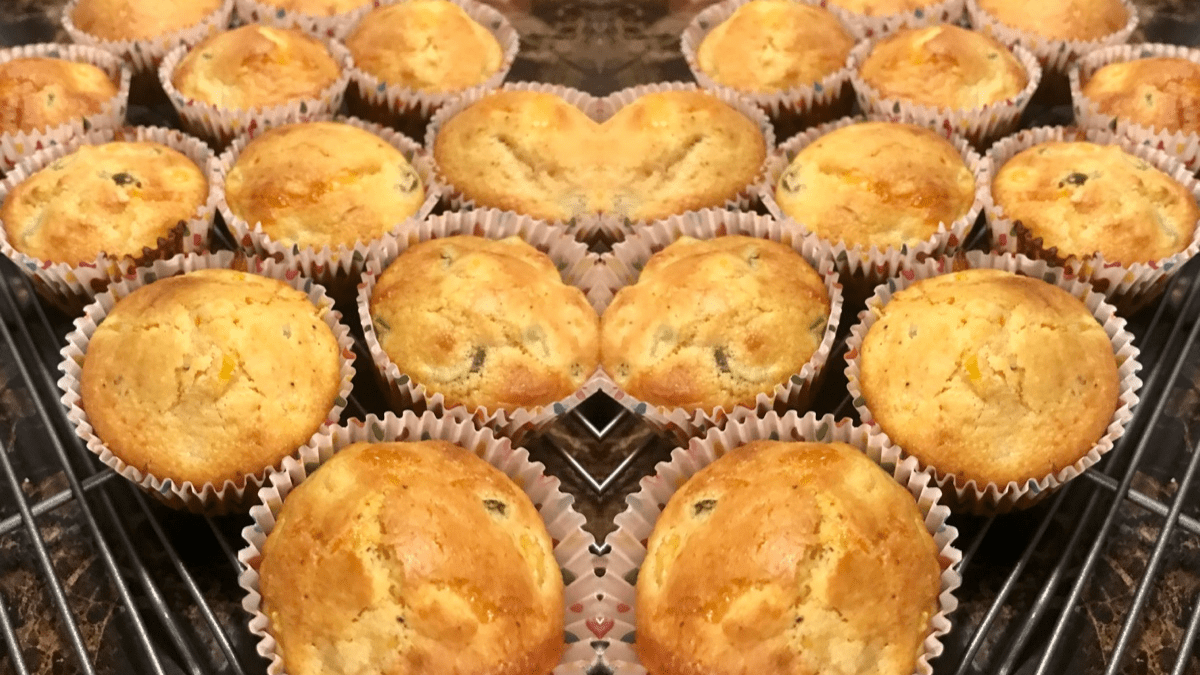 Quick and Cheesy Jalapeño Cornbread Muffins Recipe