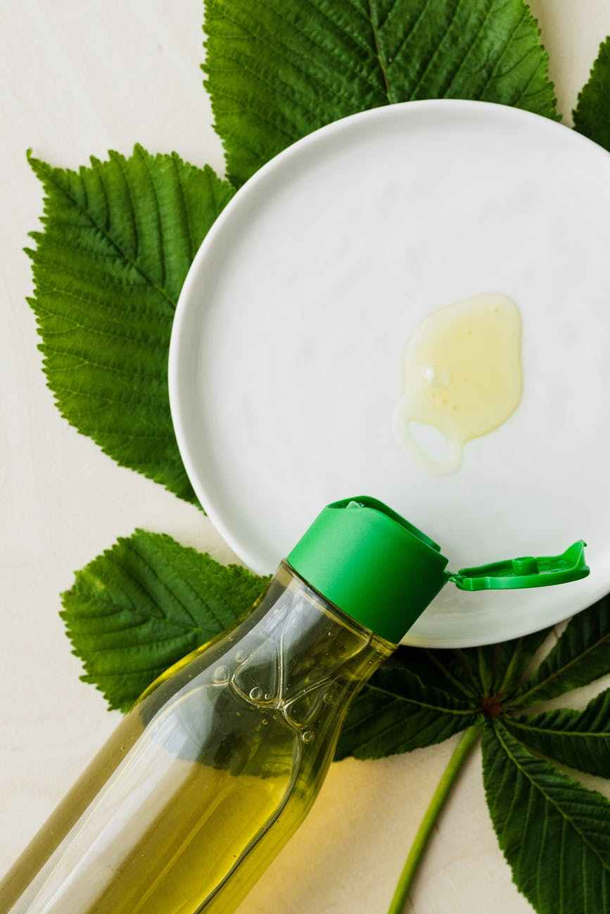5 Best Oils to Keep in Your Pantry | Lifestyle
